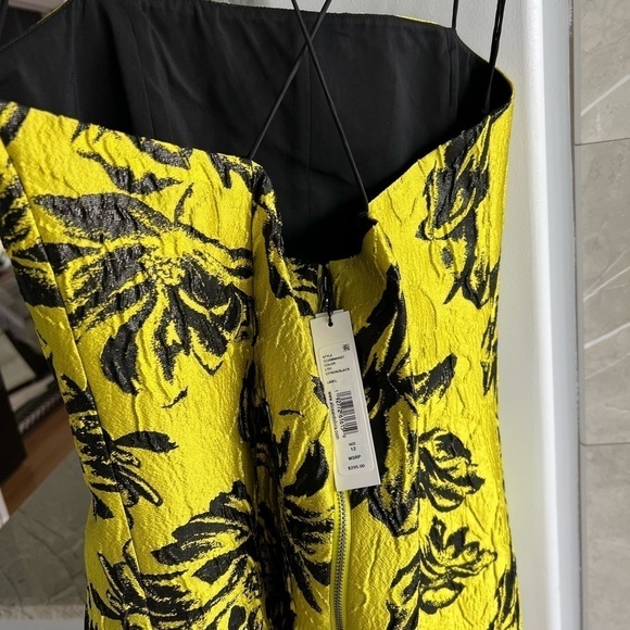 ALICE + OLIVIA Tayla Structured Jacquard Mini Dress - Picture 13 of 16